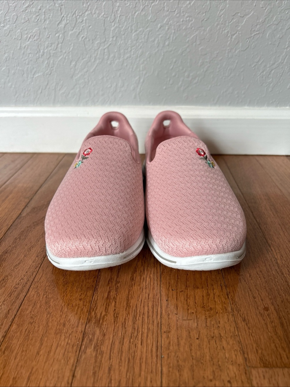 Skechers Go Walk 5 Walking Shoes Slip On Sneakers Women’s Size 9 Wide Pink - Picture 2 of 11